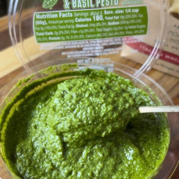 Trader Joes Vegan Pesto • Vegan Showoff 4105